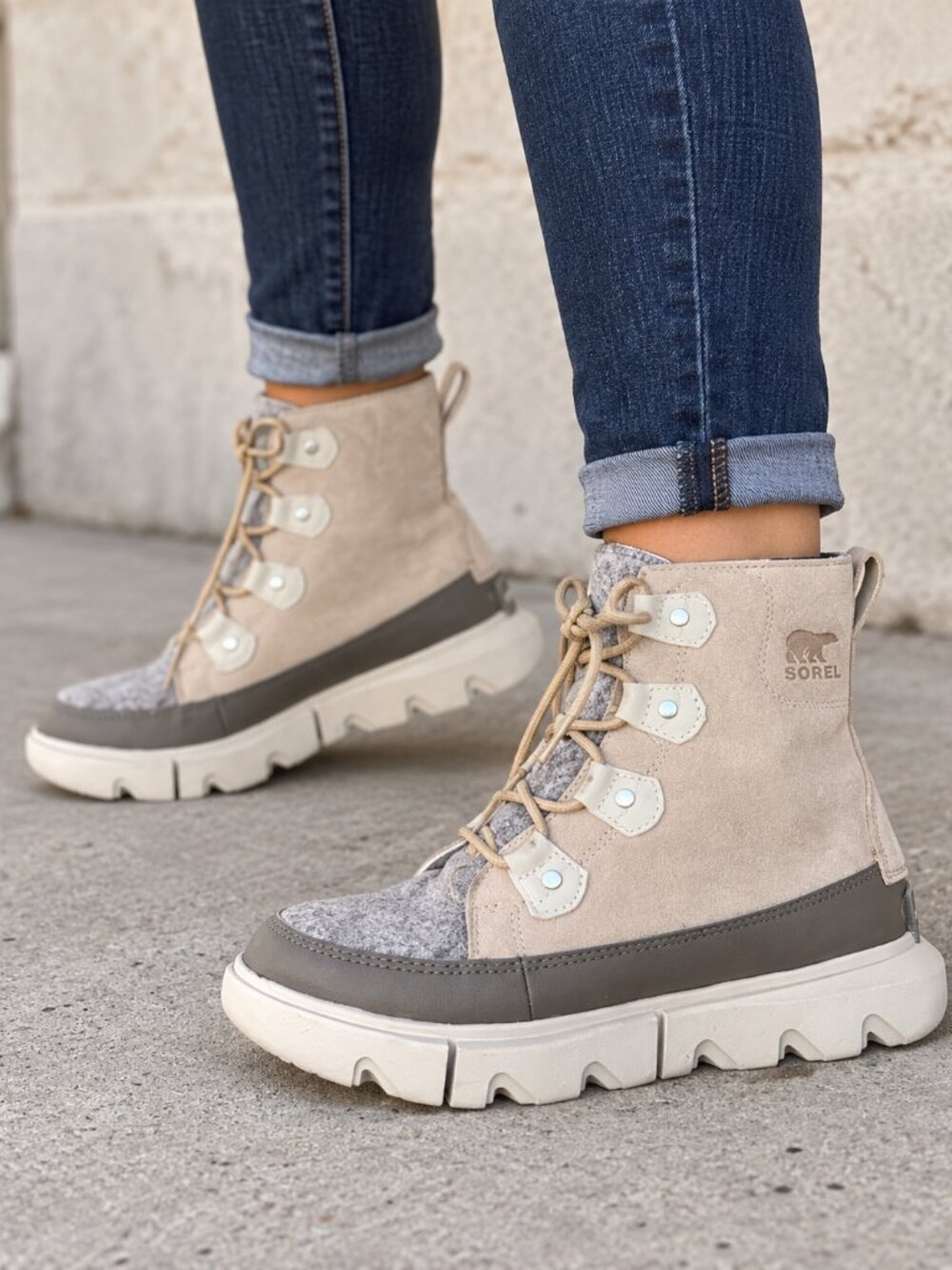 SOREL Cozy Carnival Waterproof Boots Tan Gray Women’s Size 8 NL1467-244